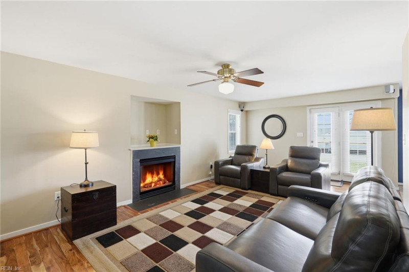 Photo 9 of 36 residential for sale in Henrico County virginia