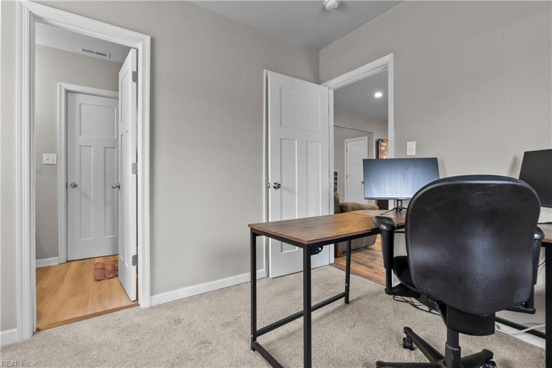 Photo 10 of 46 residential for sale in Suffolk virginia