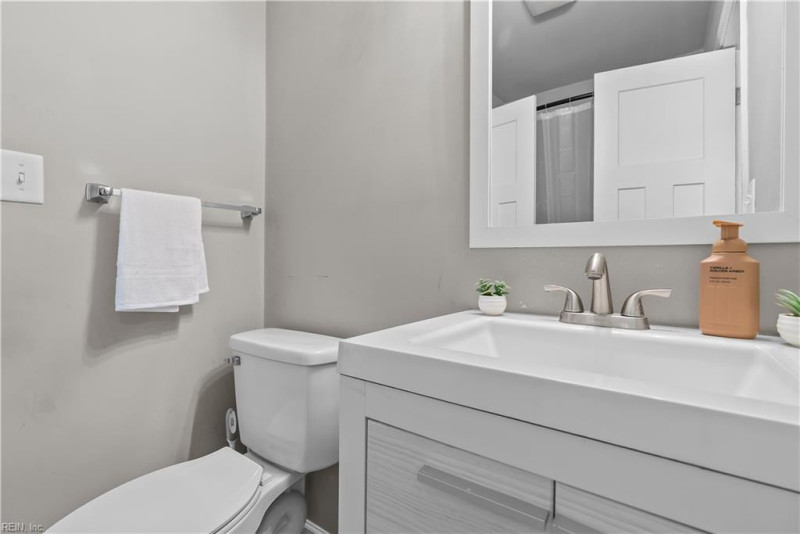 Photo 11 of 46 residential for sale in Suffolk virginia