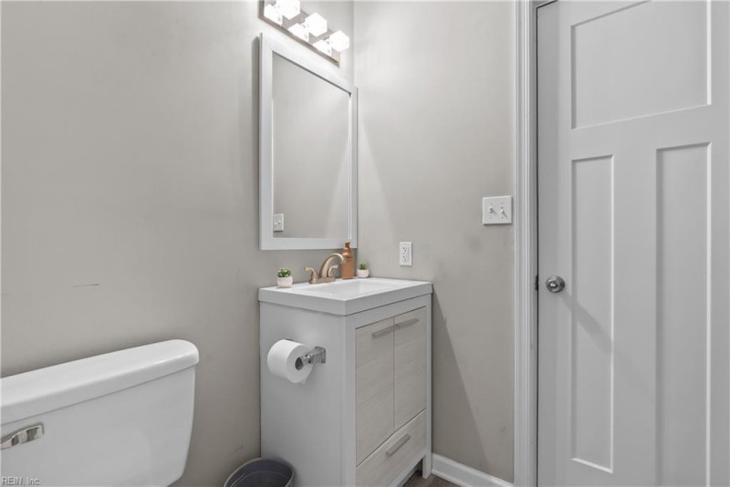 Photo 12 of 46 residential for sale in Suffolk virginia