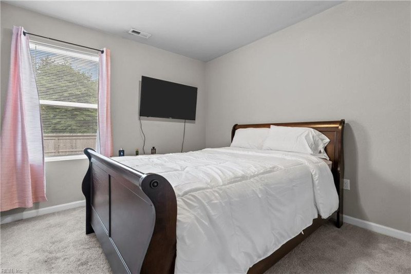 Photo 13 of 46 residential for sale in Suffolk virginia