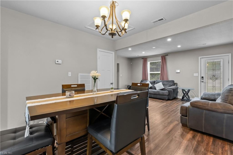 Photo 17 of 46 residential for sale in Suffolk virginia