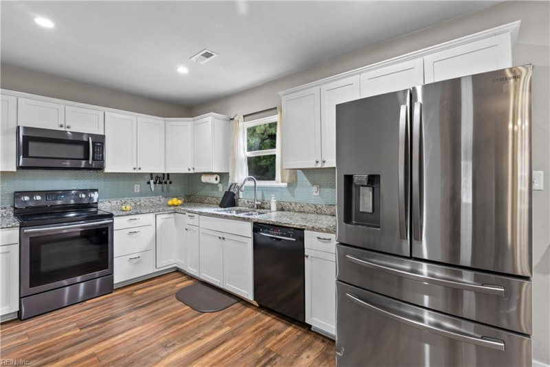 Photo 21 of 46 residential for sale in Suffolk virginia