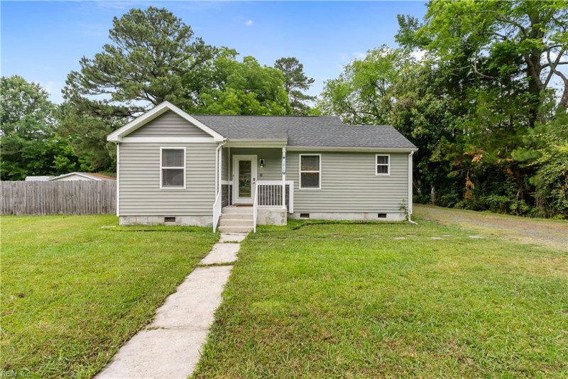 Photo 3 of 46 residential for sale in Suffolk virginia