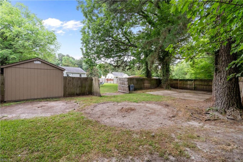 Photo 38 of 46 residential for sale in Suffolk virginia