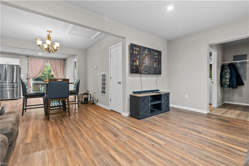 Photo 5 of 46 residential for sale in Suffolk virginia