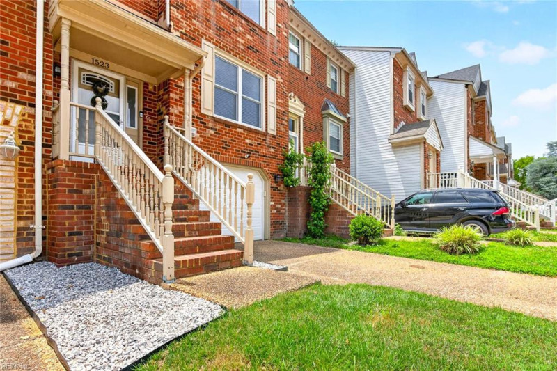 Photo 3 of 50 residential for sale in Virginia Beach virginia