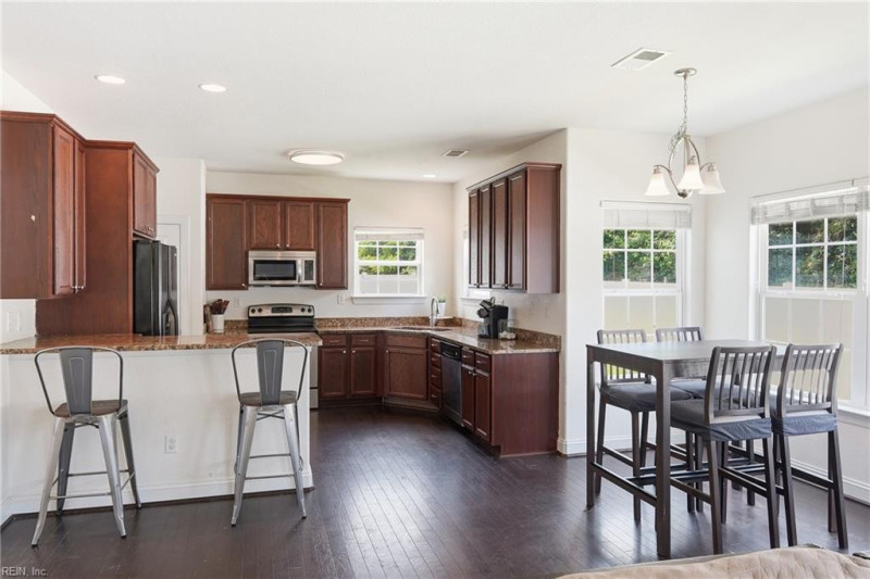 Photo 12 of 46 residential for sale in Virginia Beach virginia