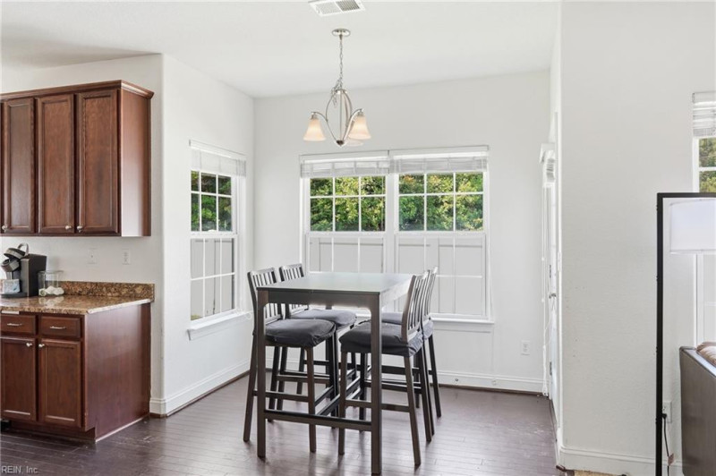 Photo 14 of 46 residential for sale in Virginia Beach virginia