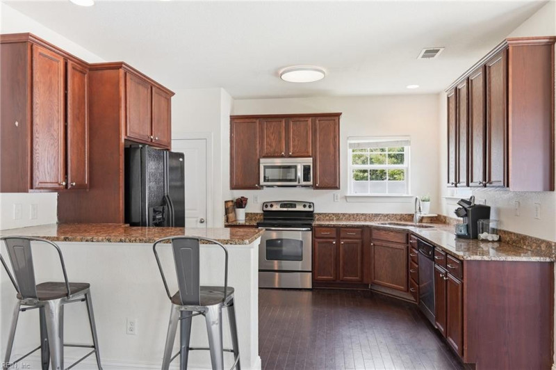 Photo 15 of 46 residential for sale in Virginia Beach virginia