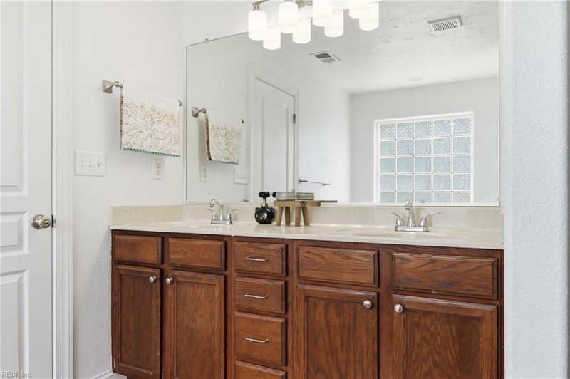 Photo 35 of 46 residential for sale in Virginia Beach virginia