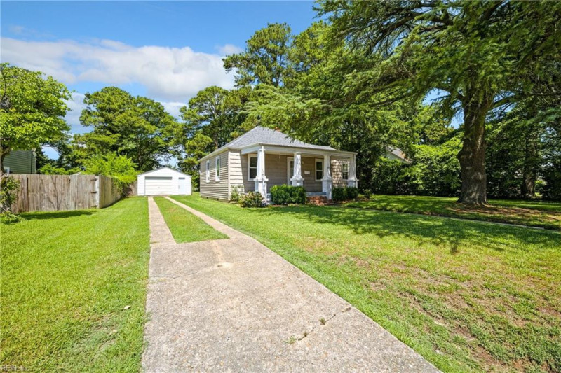 Photo 16 of 24 residential for sale in Portsmouth virginia