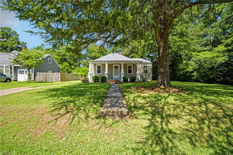 Photo 17 of 24 residential for sale in Portsmouth virginia