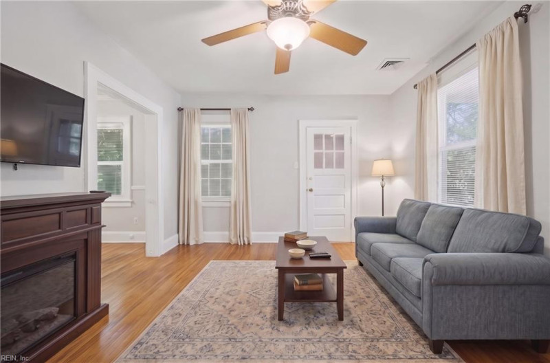 Photo 6 of 24 residential for sale in Portsmouth virginia