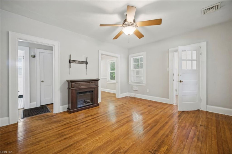Photo 7 of 24 residential for sale in Portsmouth virginia