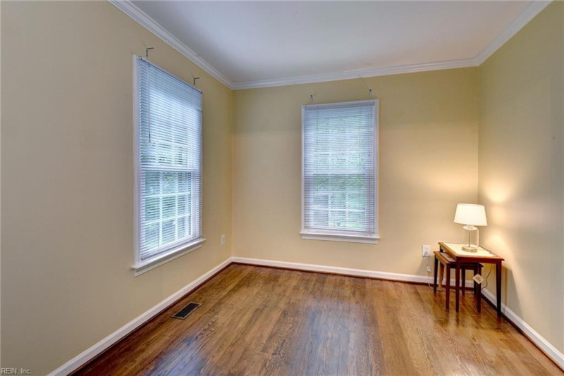 Photo 3 of 38 residential for sale in James City County virginia