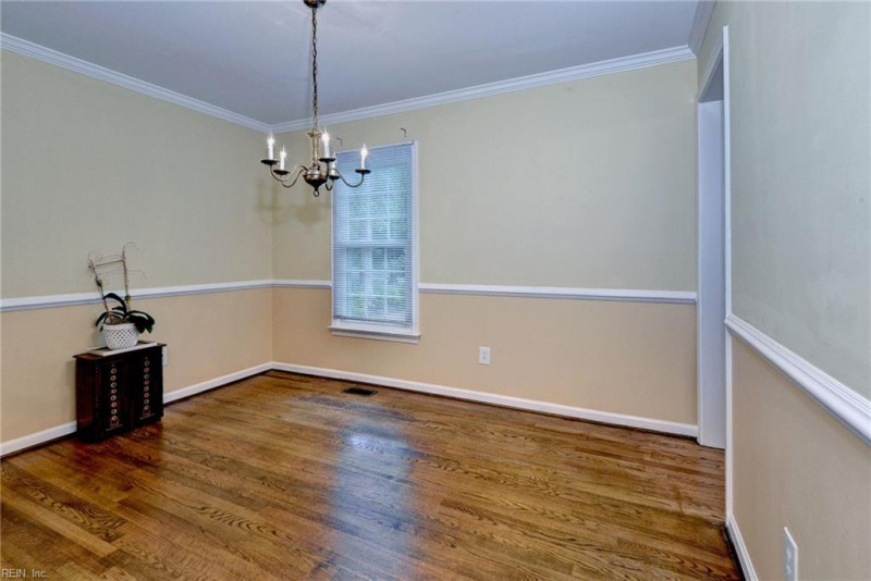 Photo 7 of 38 residential for sale in James City County virginia