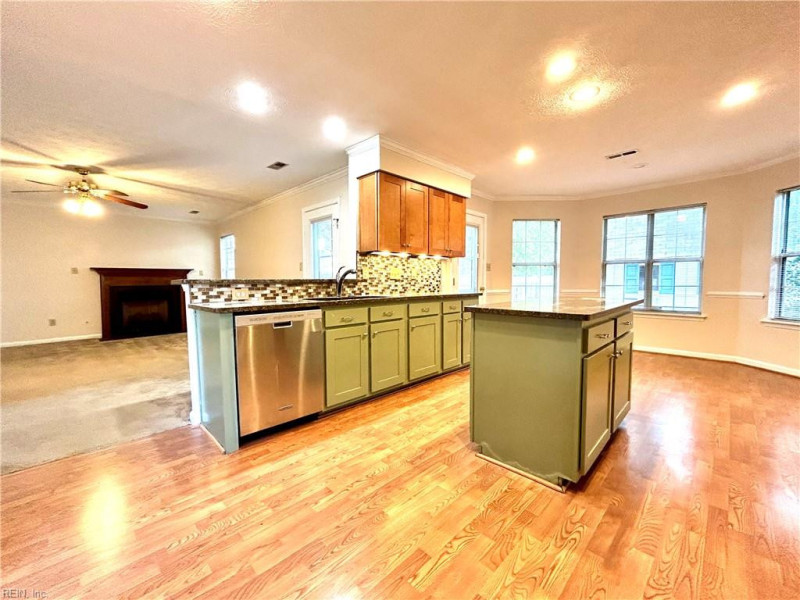 Photo 18 of 28 residential for sale in Newport News virginia
