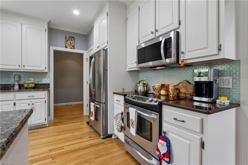 Photo 12 of 30 residential for sale in Williamsburg virginia