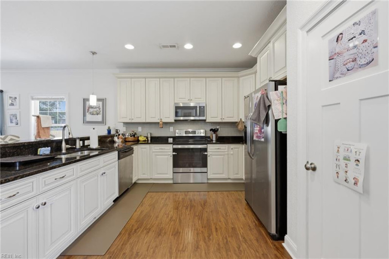 Photo 18 of 42 residential for sale in Norfolk virginia