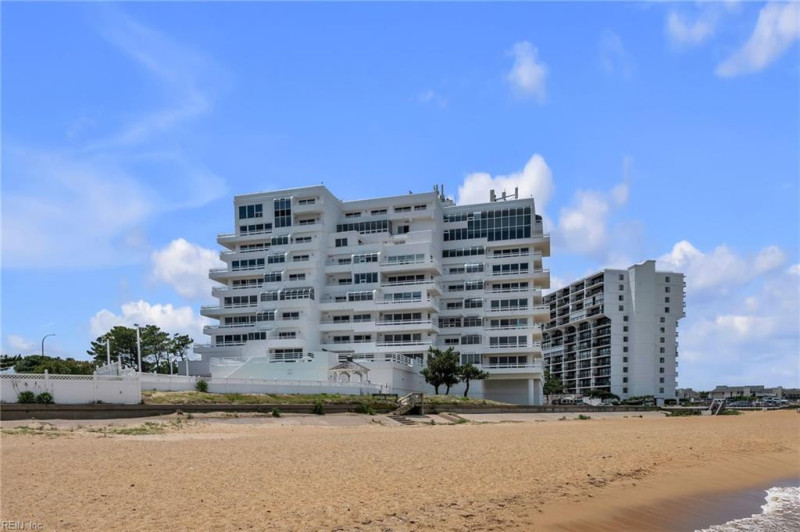 Photo 4 of 50 residential for sale in Virginia Beach virginia