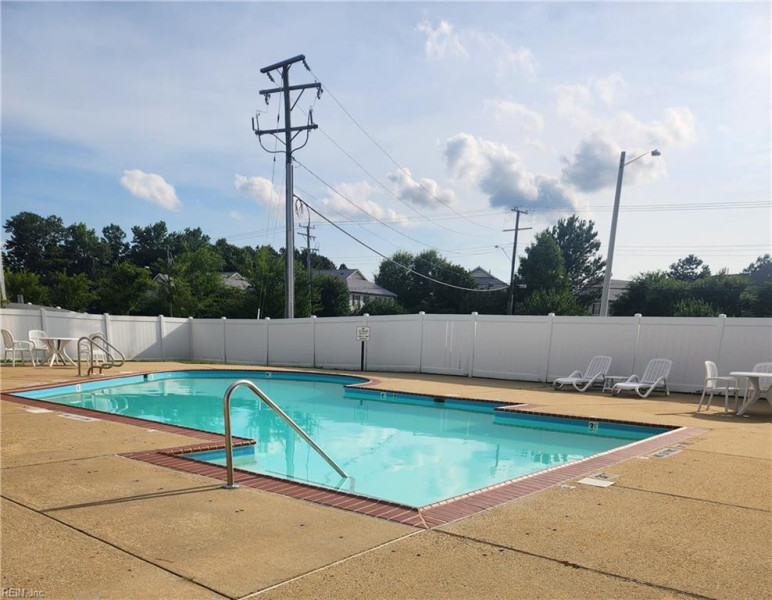 Photo 4 of 30 residential for sale in Chesapeake virginia Photo 4 of 30 residential for sale in Chesapeake virginia