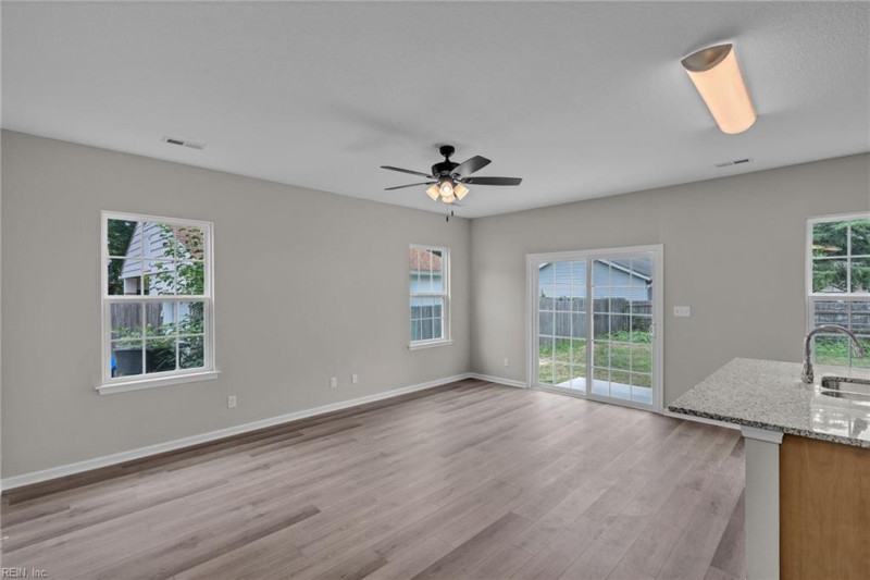 Photo 11 of 46 residential for sale in Portsmouth virginia