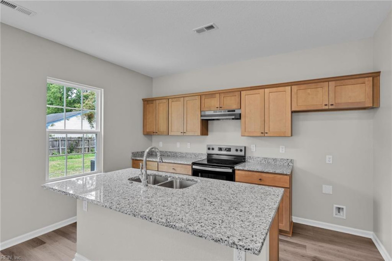 Photo 17 of 46 residential for sale in Portsmouth virginia
