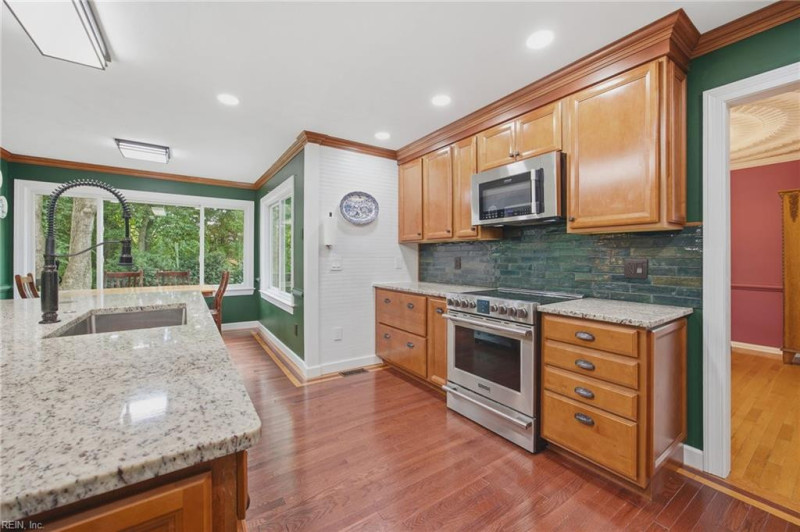 Photo 10 of 40 residential for sale in Chesapeake virginia