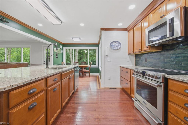 Photo 11 of 40 residential for sale in Chesapeake virginia