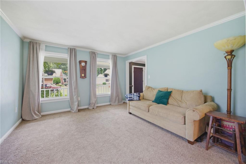 Photo 16 of 40 residential for sale in Chesapeake virginia