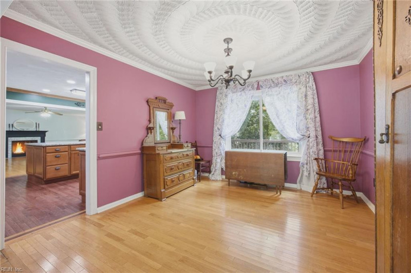 Photo 18 of 40 residential for sale in Chesapeake virginia