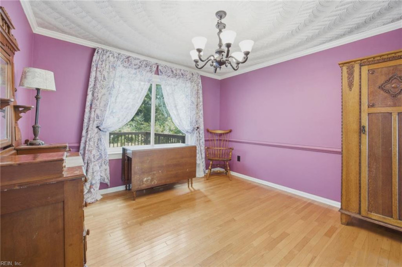 Photo 19 of 40 residential for sale in Chesapeake virginia