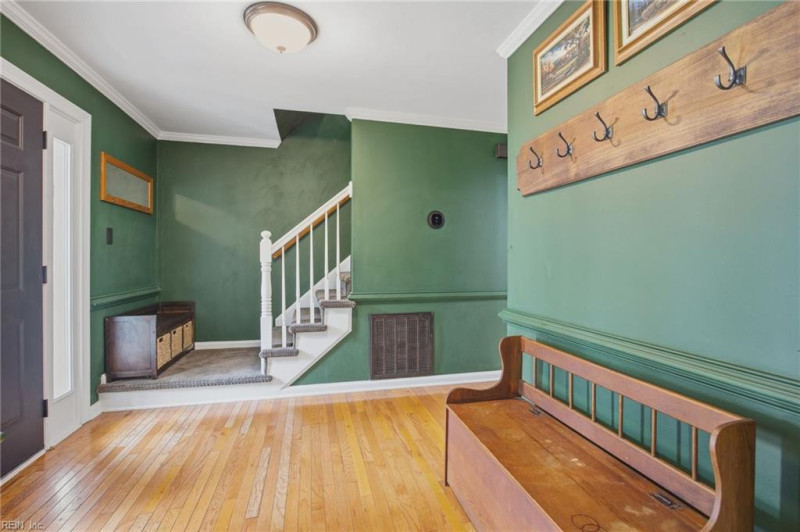 Photo 20 of 40 residential for sale in Chesapeake virginia