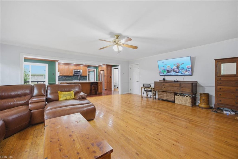 Photo 8 of 40 residential for sale in Chesapeake virginia