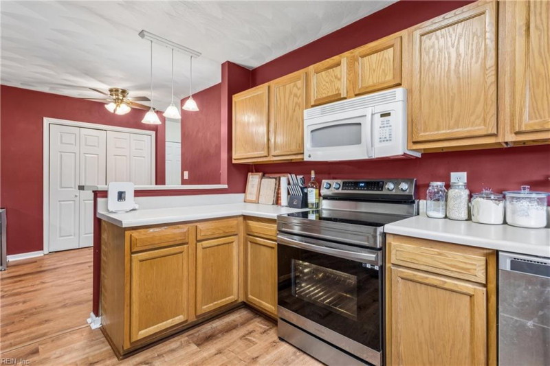 Photo 12 of 43 residential for sale in Norfolk virginia