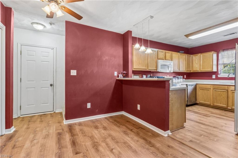 Photo 16 of 43 residential for sale in Norfolk virginia