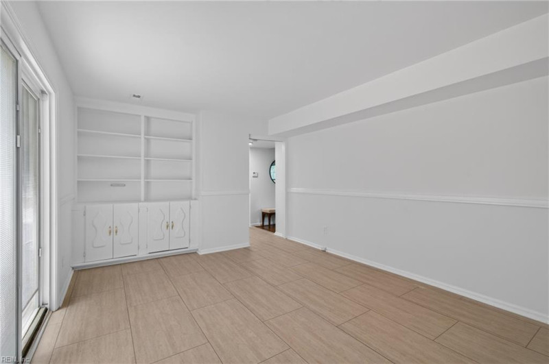 Photo 14 of 41 residential for sale in Newport News virginia