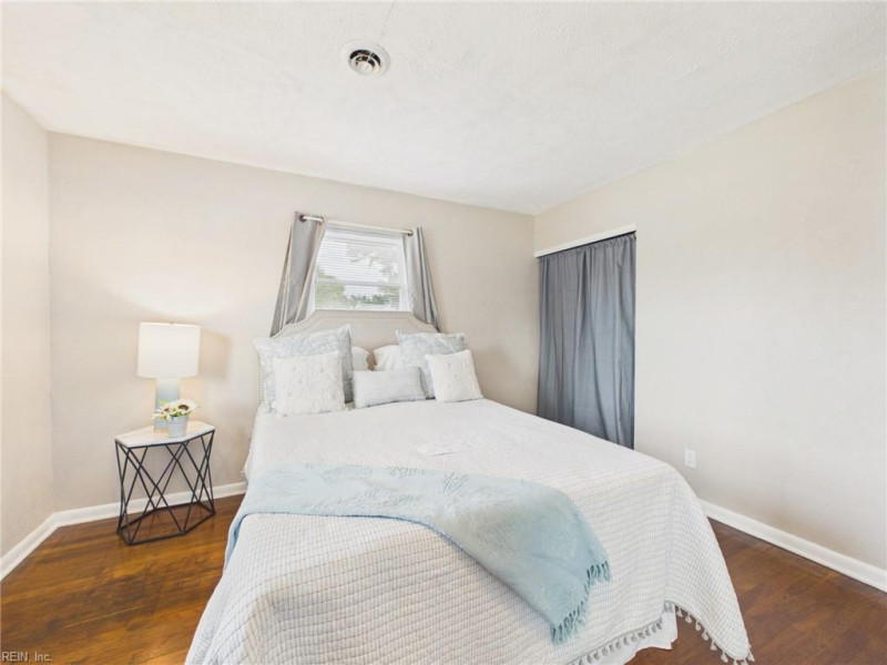 Photo 26 of 40 residential for sale in Virginia Beach virginia