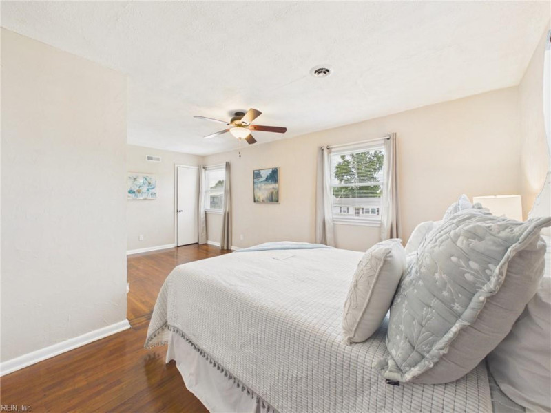 Photo 27 of 40 residential for sale in Virginia Beach virginia