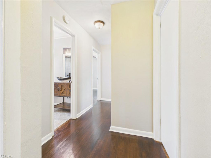 Photo 30 of 40 residential for sale in Virginia Beach virginia