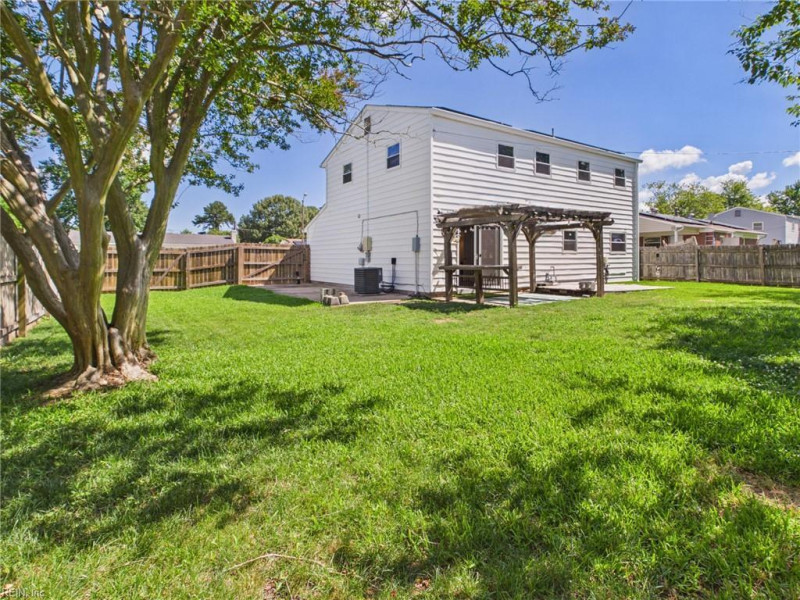 Photo 4 of 40 residential for sale in Virginia Beach virginia