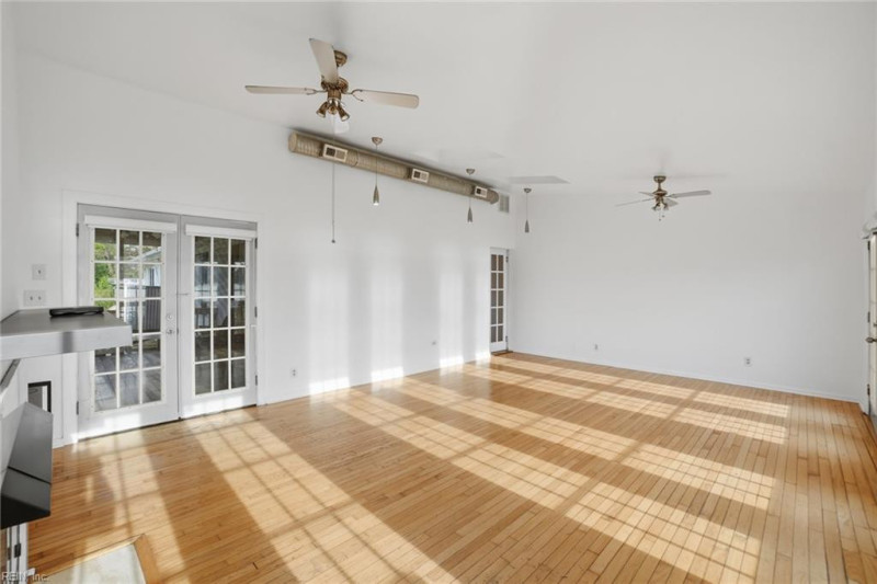 Photo 15 of 36 residential for sale in Norfolk virginia