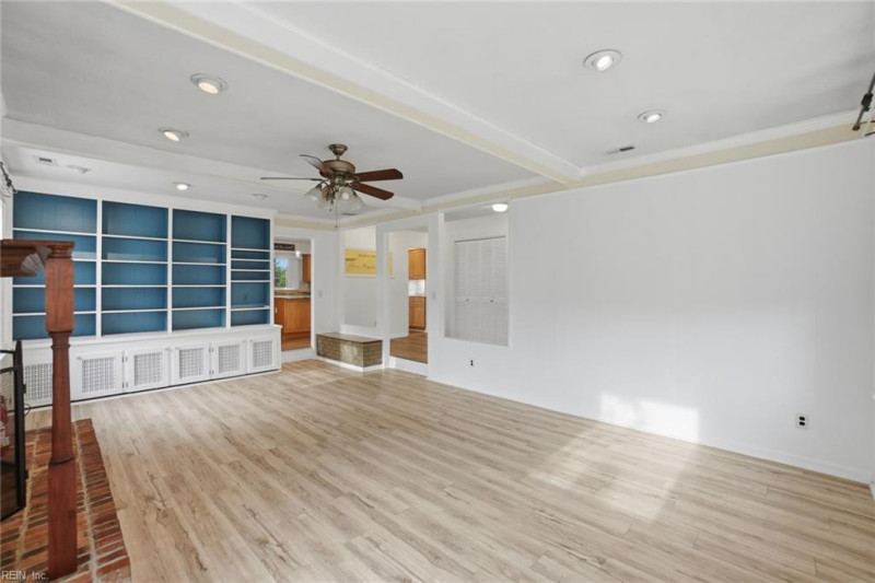 Photo 17 of 36 residential for sale in Norfolk virginia
