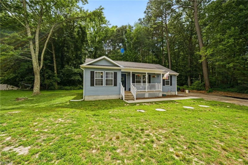Photo 2 of 27 residential for sale in Gloucester County virginia