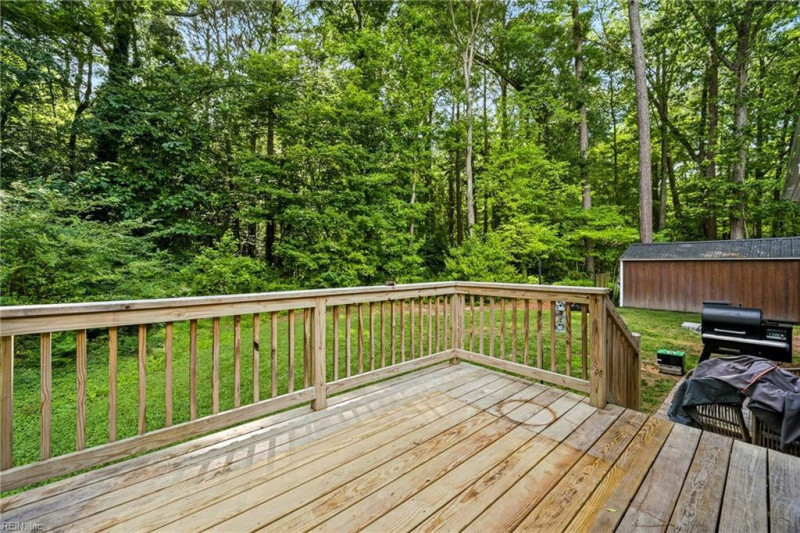 Photo 23 of 27 residential for sale in Gloucester County virginia