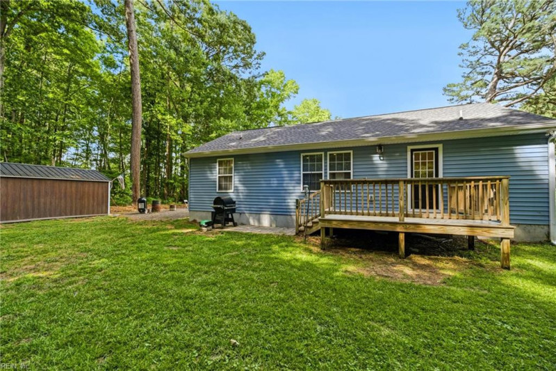 Photo 25 of 27 residential for sale in Gloucester County virginia
