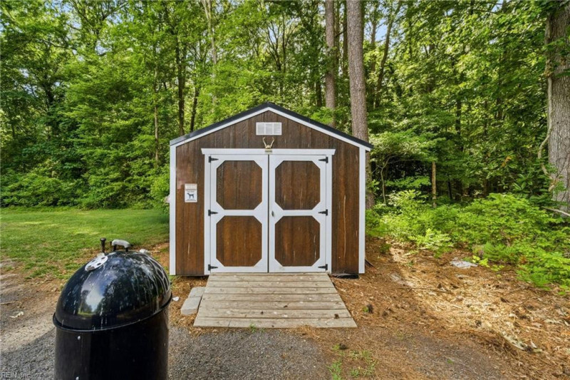 Photo 26 of 27 residential for sale in Gloucester County virginia