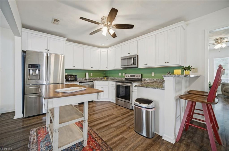 Photo 10 of 45 residential for sale in Chesapeake virginia