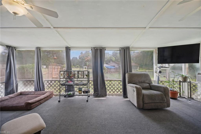 Photo 15 of 45 residential for sale in Chesapeake virginia